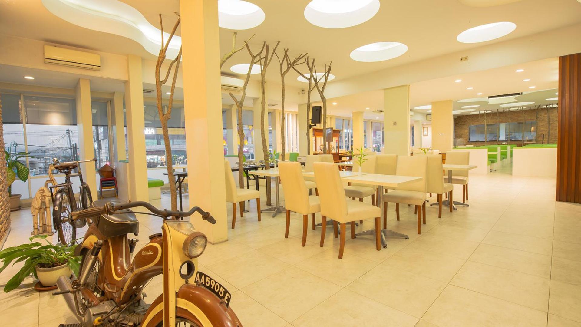Front One Resort Magelang Exterior photo